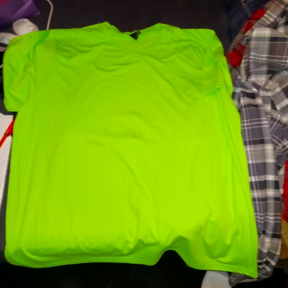 Tee shirt
